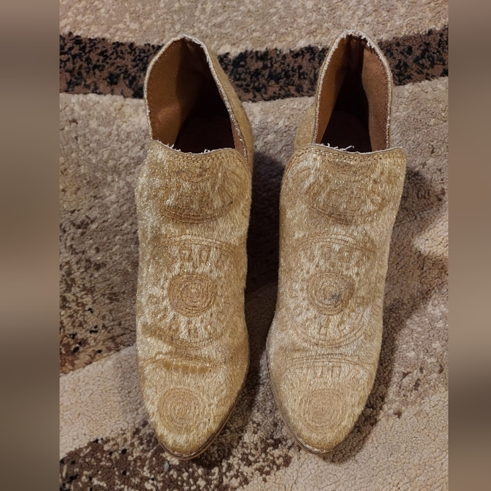 Mi.im Gold Textured Calf Hair Leather  Ankle Booties Sz-7